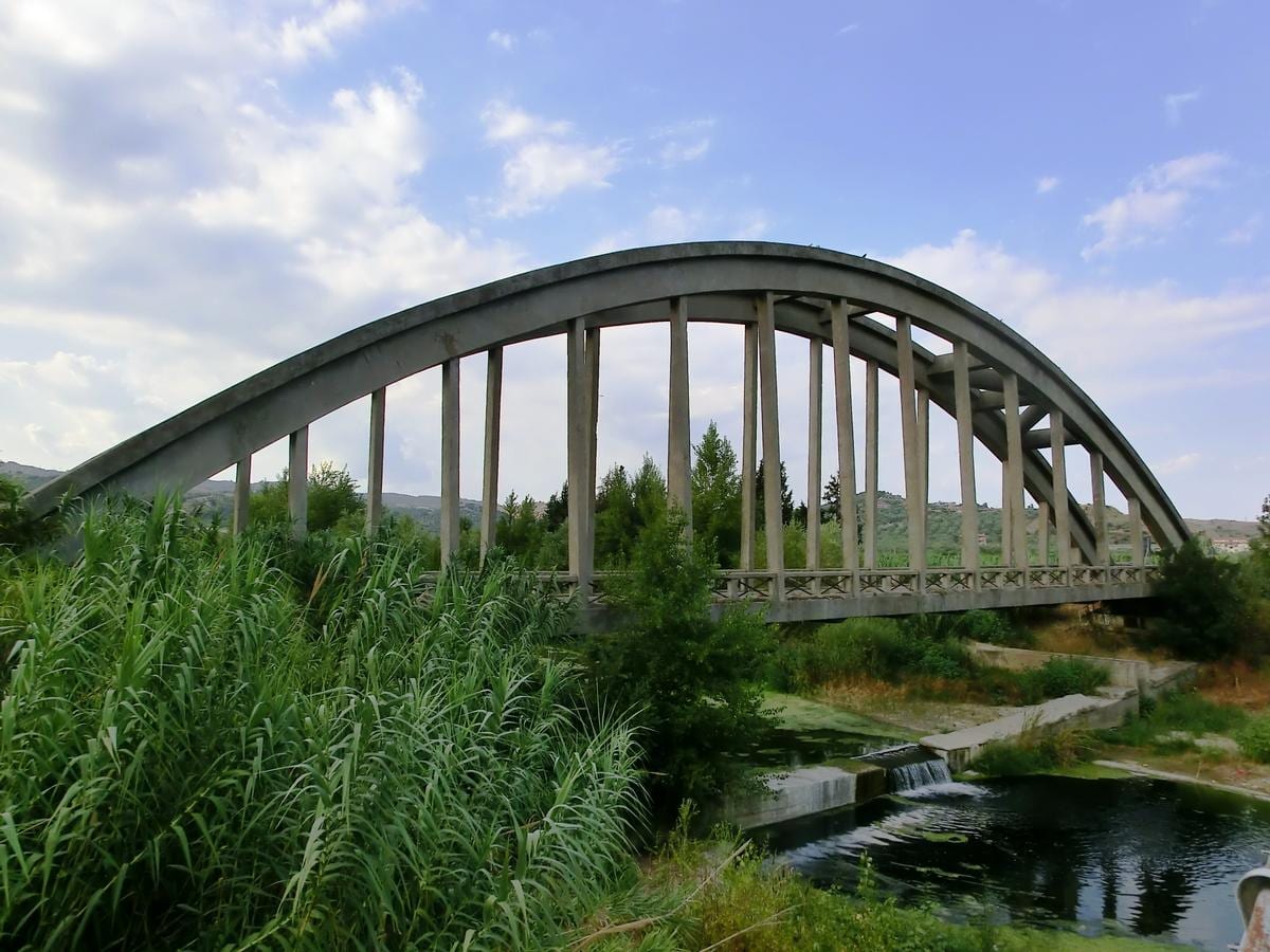 Ponte Alessi lungo la SS106 tra Squillace e Stalettì