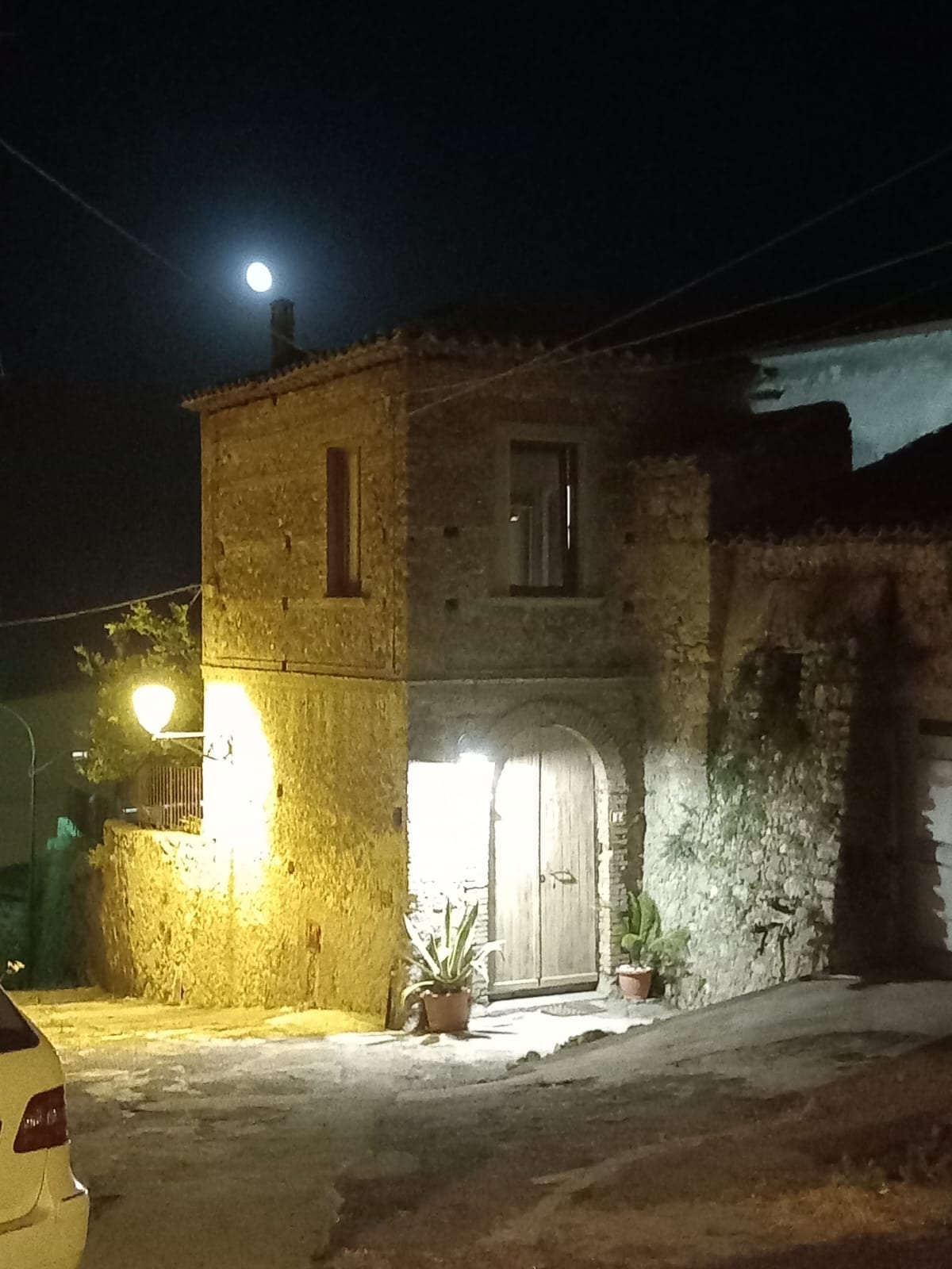 Staletti — cdv staletti stone house moon night 01
